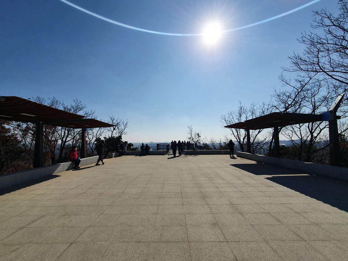 만수산 정상 광장