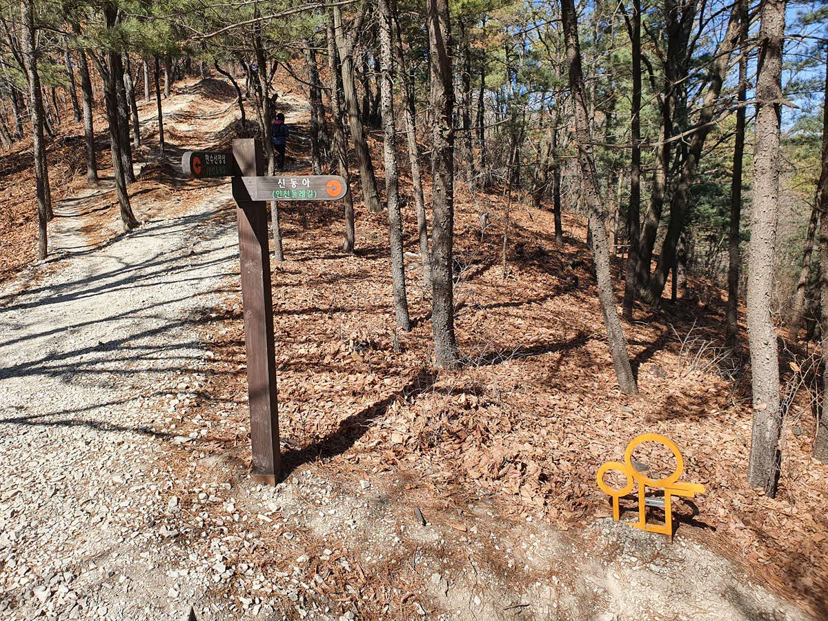 인천둘레길 5코스 만수산 정상을 끼고 돈다.