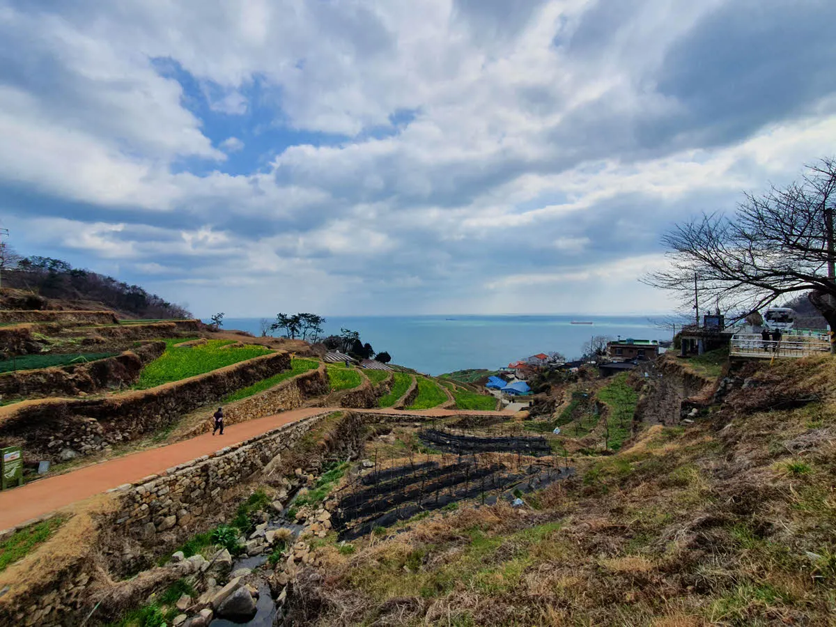 남해 다랭이마을 입구