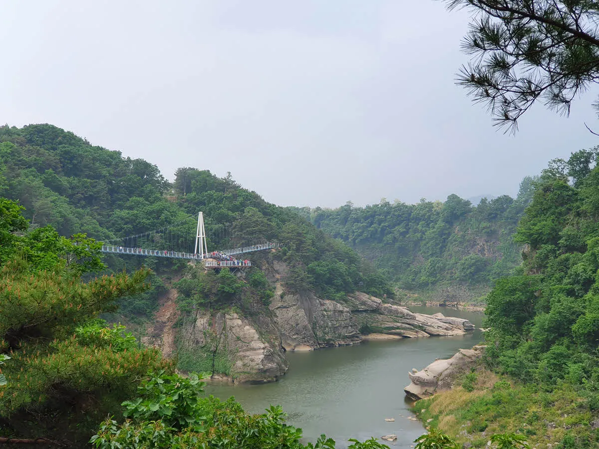 한탄강과 잔도길 구름다리