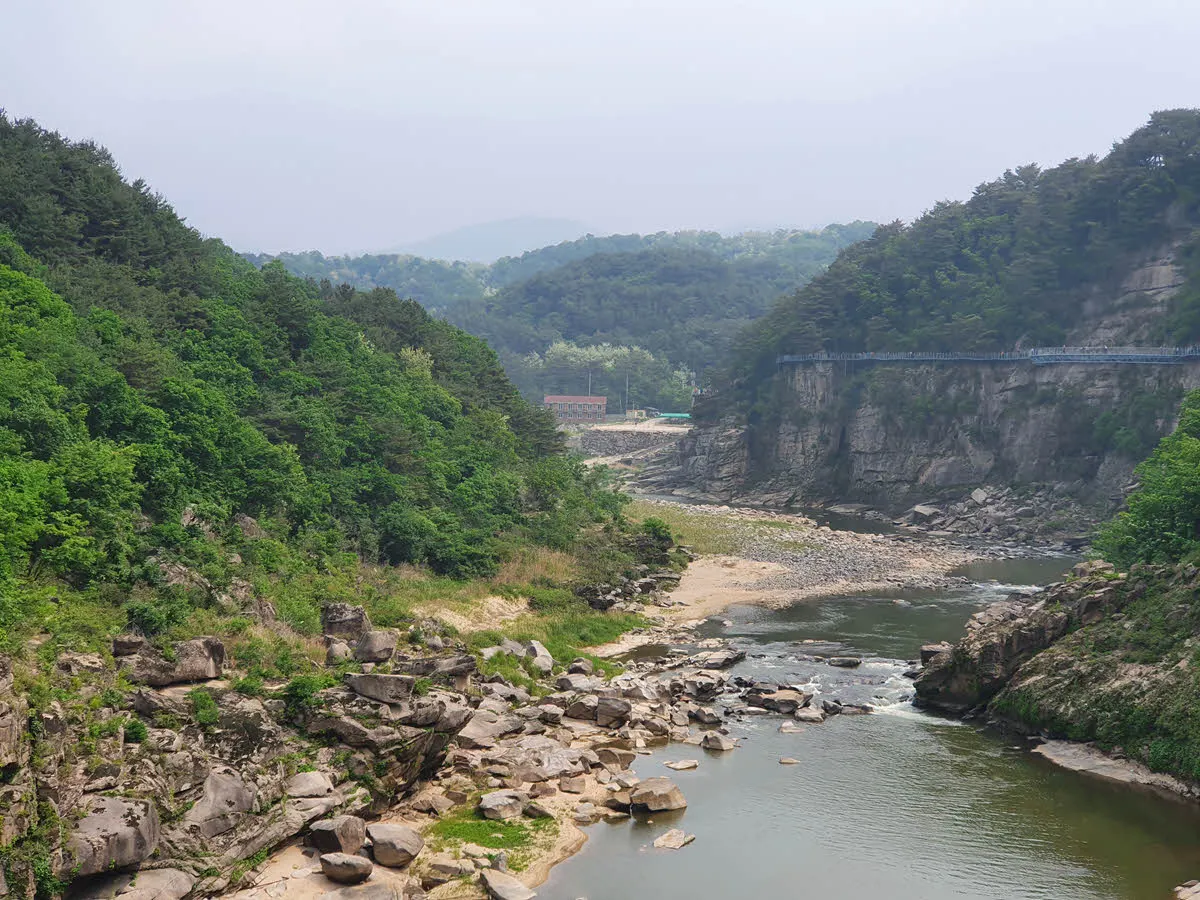 한탄강과 잔도길 (순담계곡)