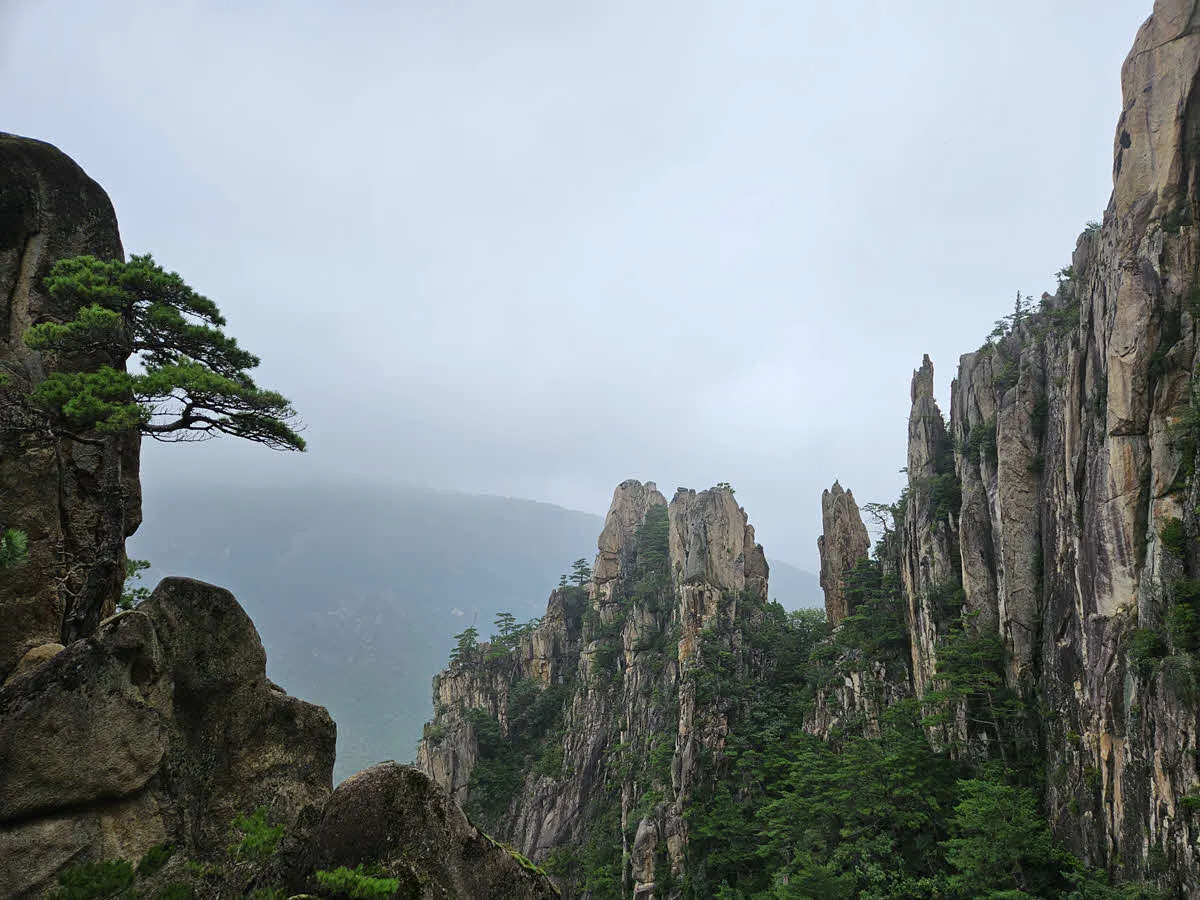 두타산 베틀바위