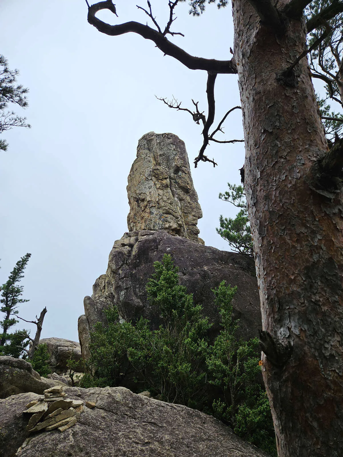 두타산 미륵바위