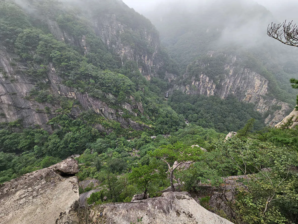 두타산 협곡 마천루