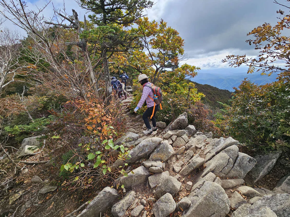 서북능선 암릉길
