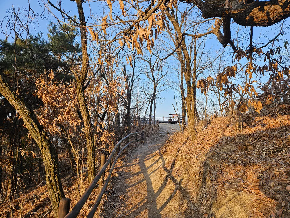 북한산 둘레길 8구간 중간의 전망대