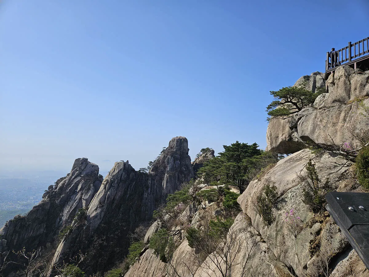 포대정상에서 바라보는 자운봉과 신선대