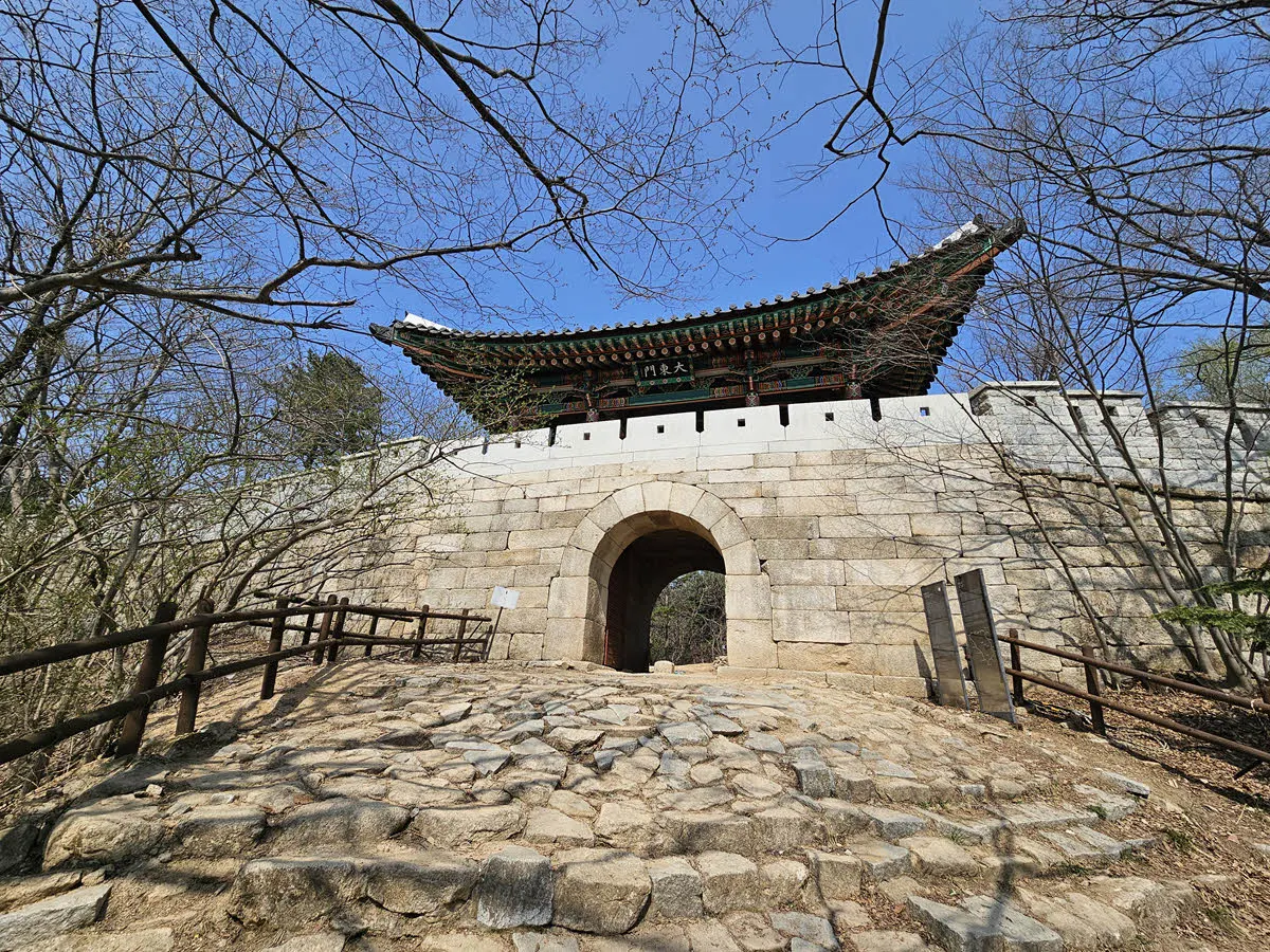 북한산성 대동문