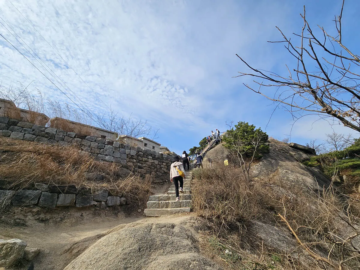 인왕산 오르는 길