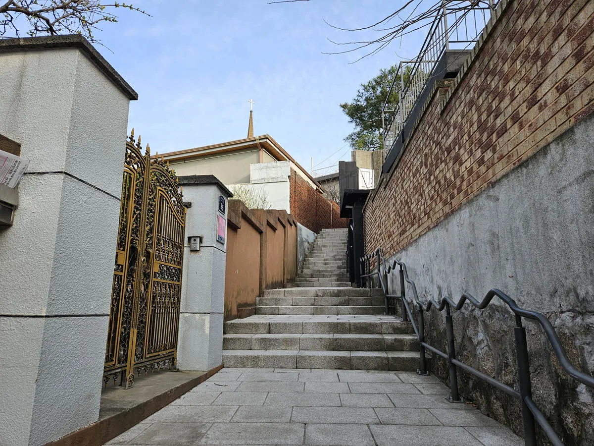 삼애교회가 보이는 주택가