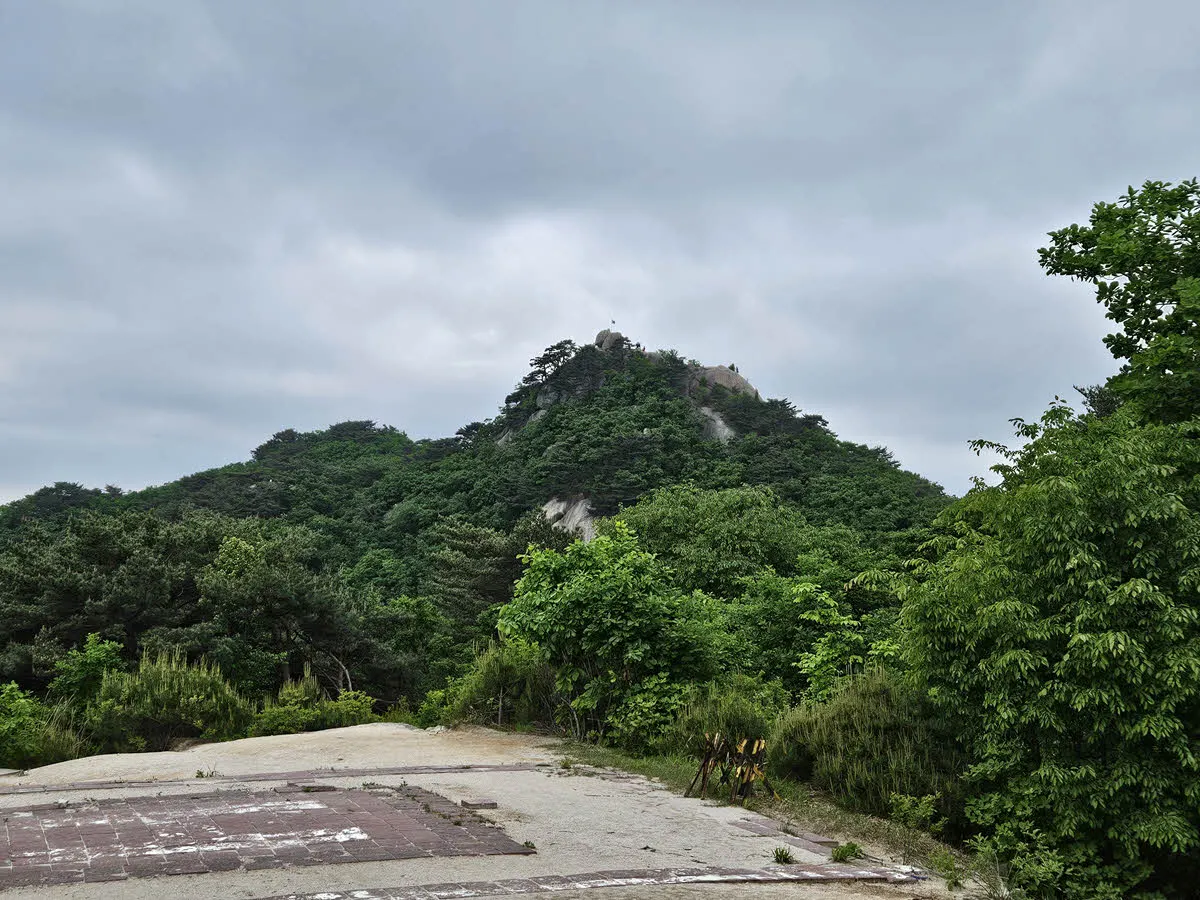 헬기장에서 보이는 수락산 주봉