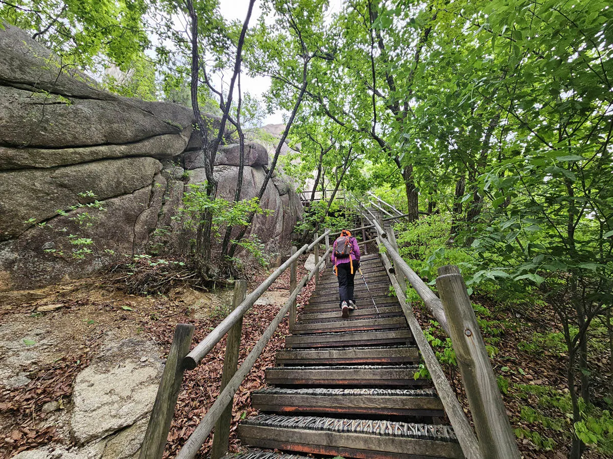 수락산 정상가는 마지막 계단