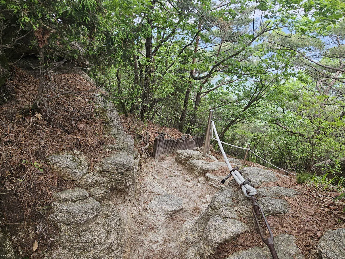 수락산 1-2 코스의 급경사