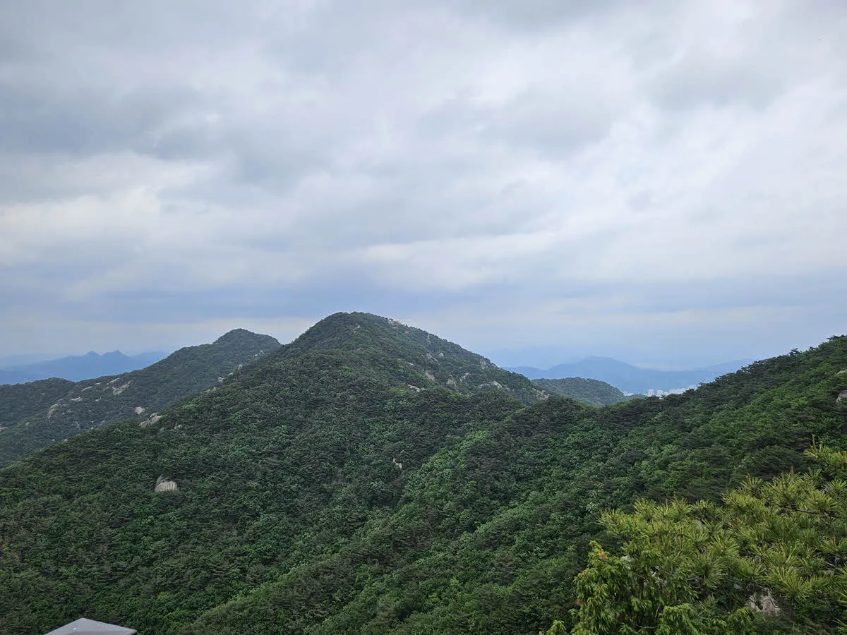 전망대에서 바라본 도정봉 방면
