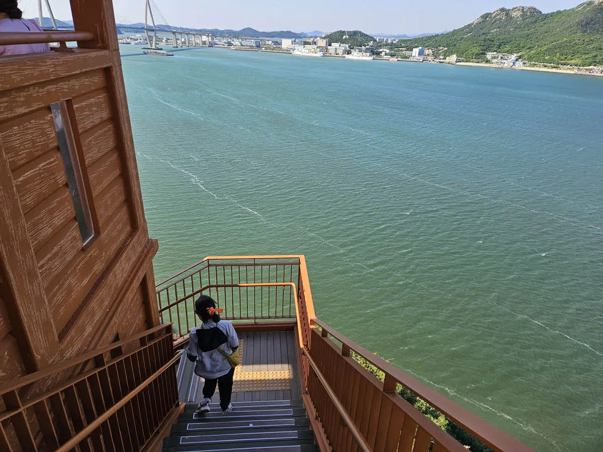 고하도 전망대 외부 계단