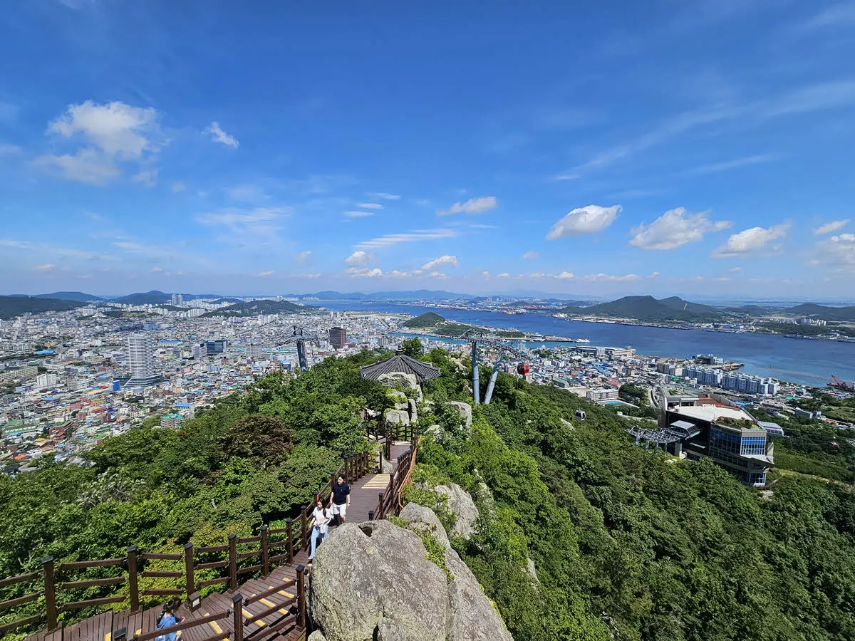 유달산 마방바위에서 바라보 유달산 승강장 방면