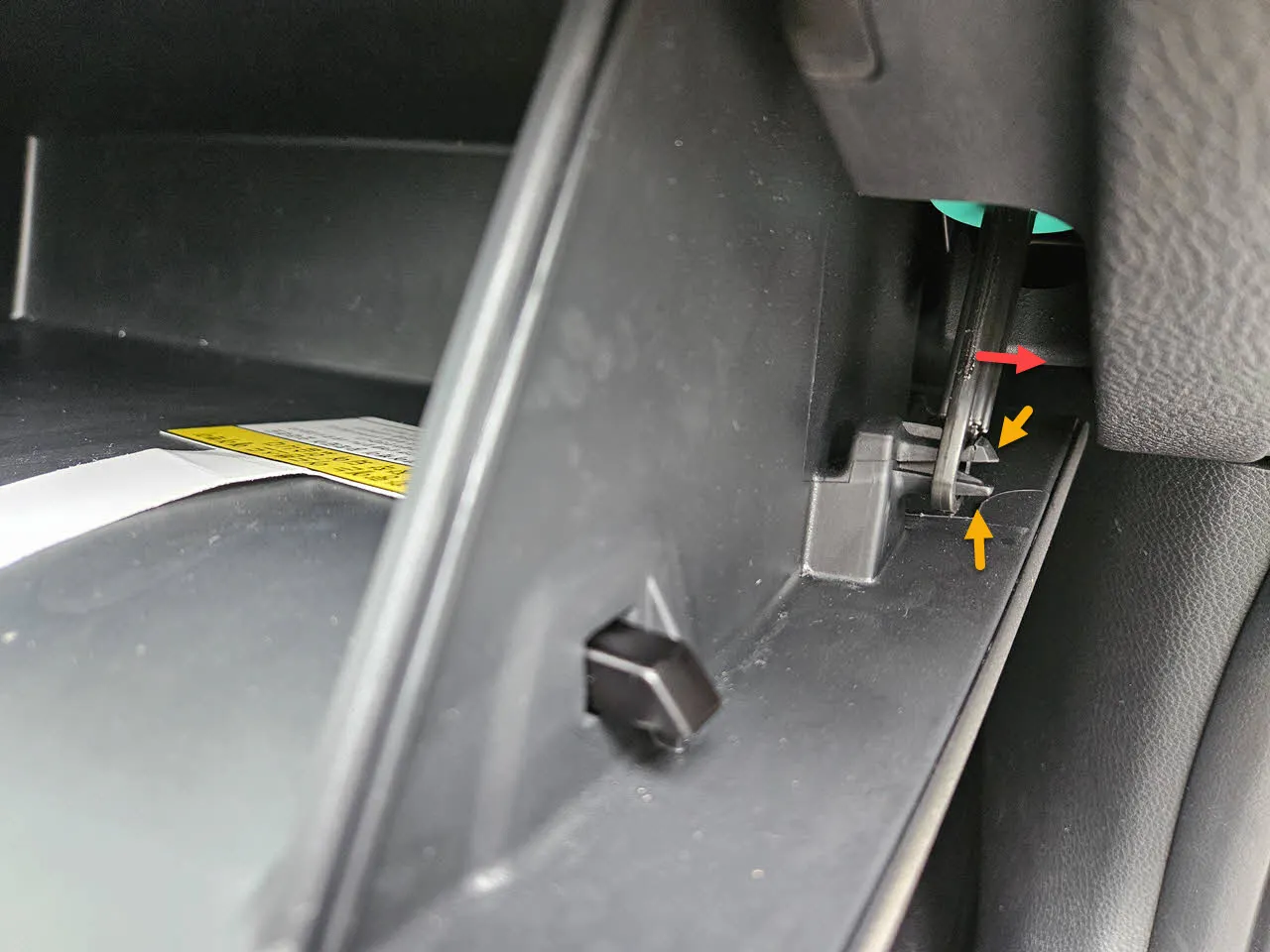 더 뉴 셀토스 글로브박스 탈거하기