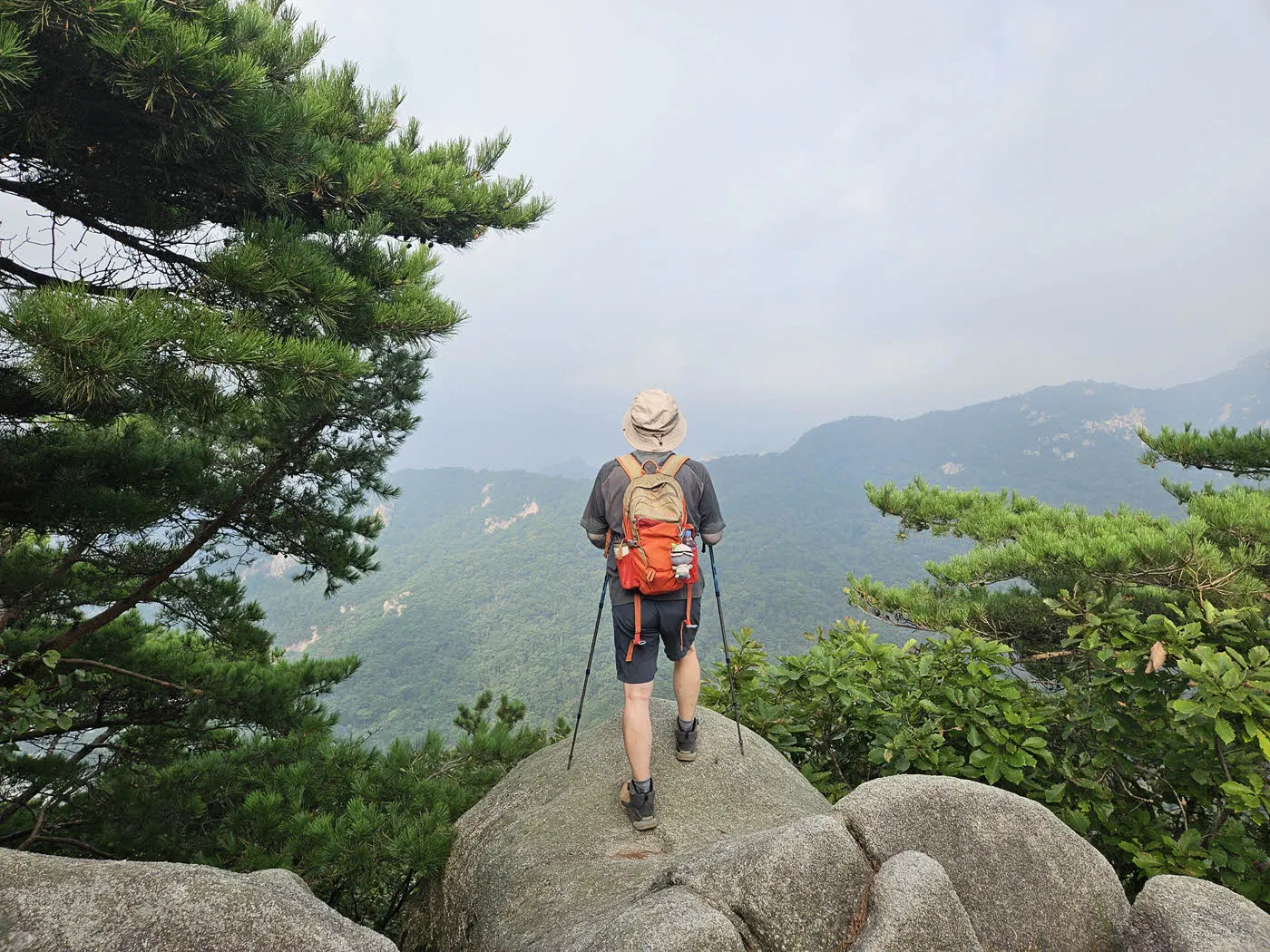 북한산 형제봉에서 바라본 비봉 방면