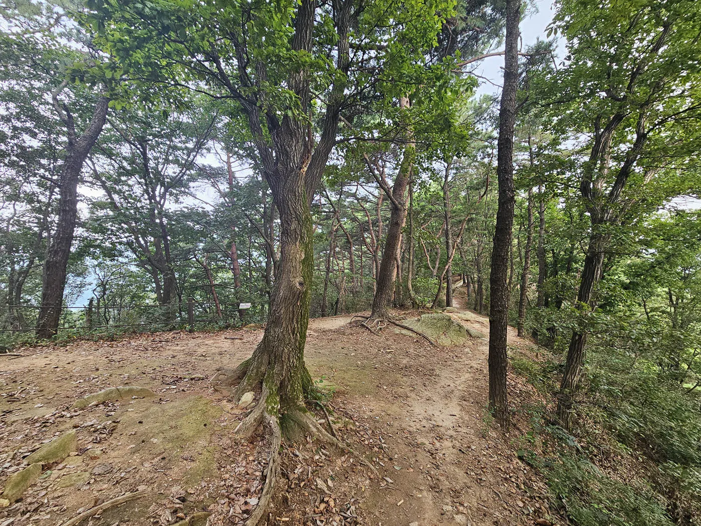 북한산 형제봉에서 대성문으로 가는 길