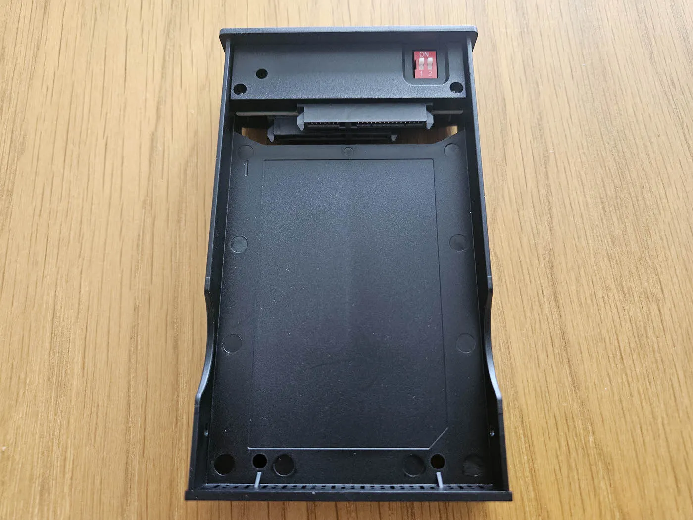 EC-7252의 슬라이딩 HDD 장착 내부 케이스