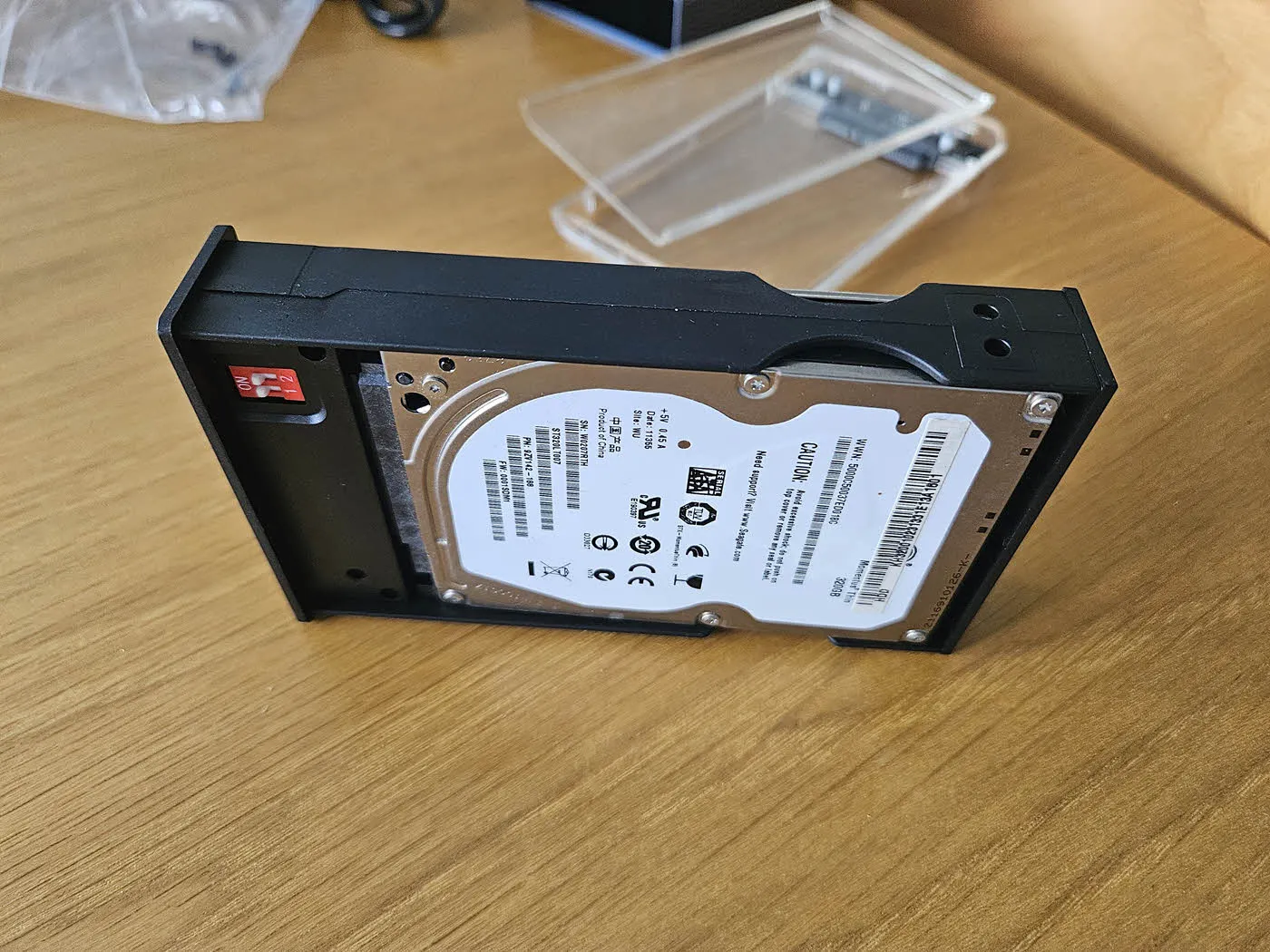 듀얼 외장하드 케이스에 302GB의 시게이트 HDD를 장착