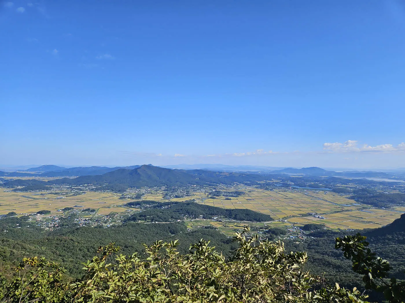 멀리 보이는 북한 땅