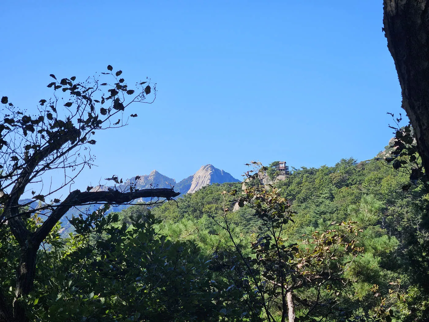 도봉산 보문능선에서 바라본 북한산