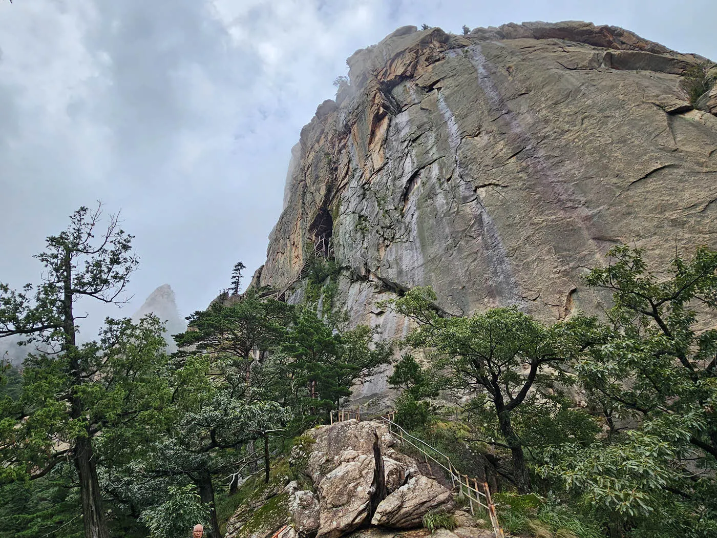 비선대에서 올라온 조망포인트에서 바라본 금강굴