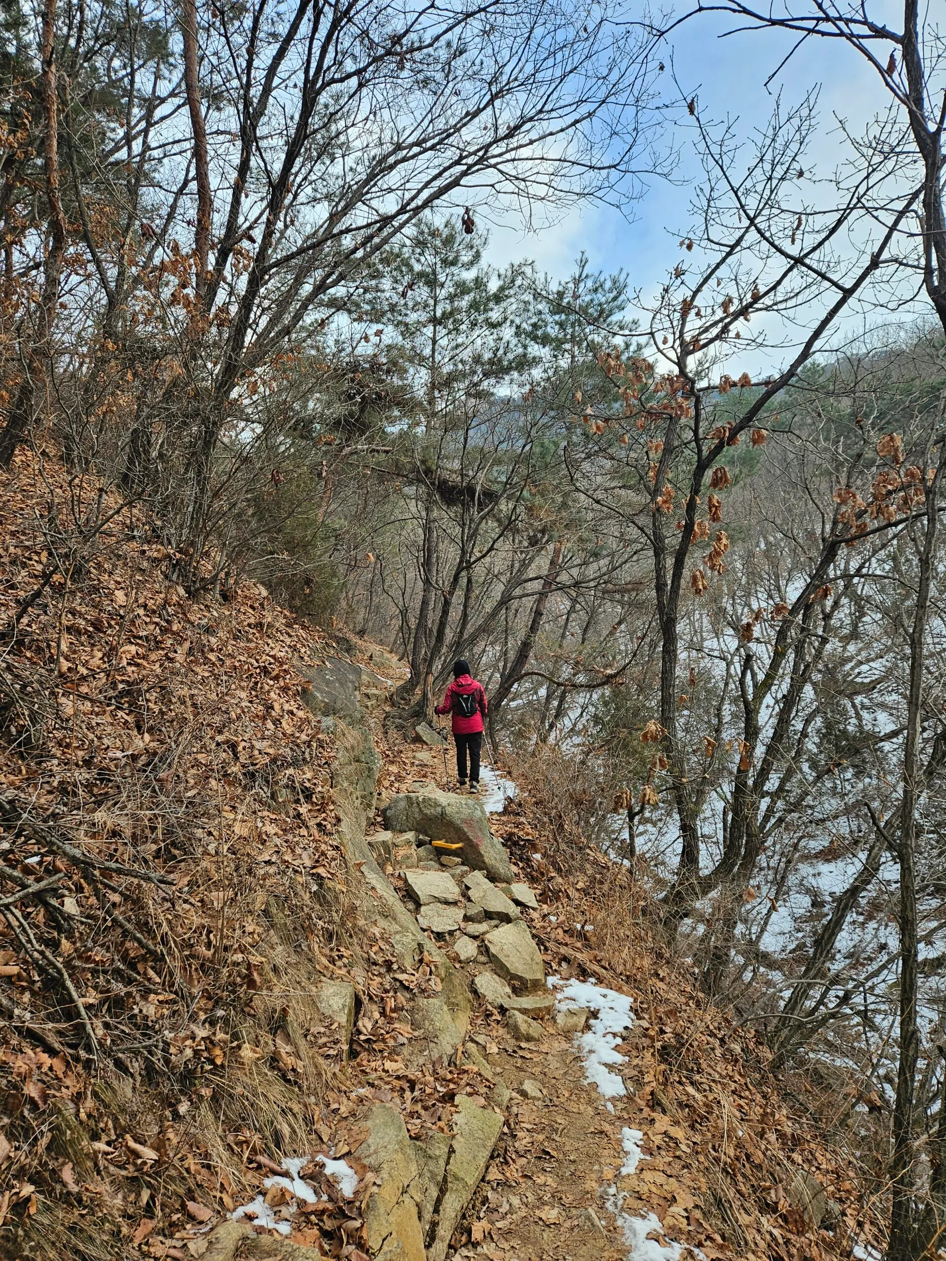 조금씩 험해지는 불곡산 등산로