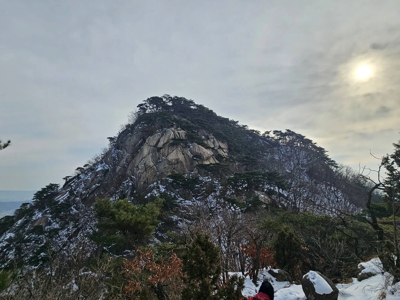 상투봉에서 바라본 상봉