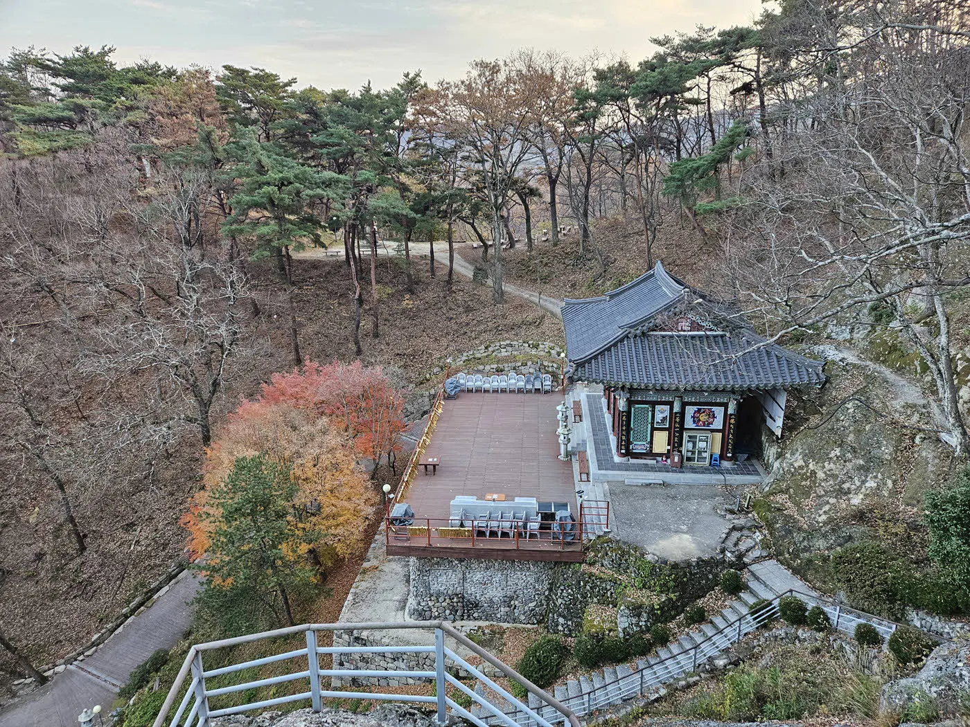골굴암에서 바라본 대적광전