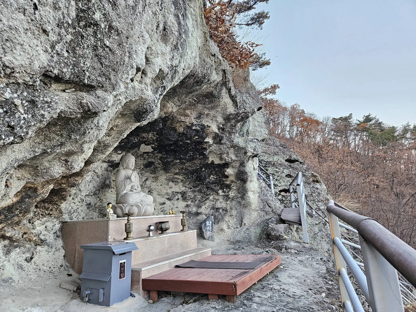 다른 석굴의 모습