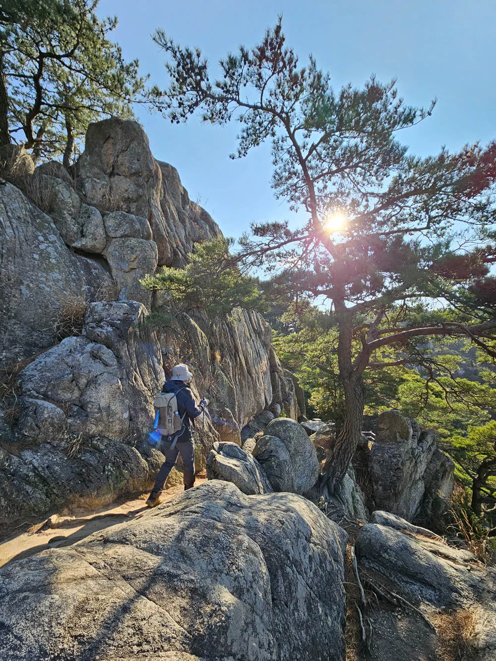 경주 남산 금오봉 가는 주능선길