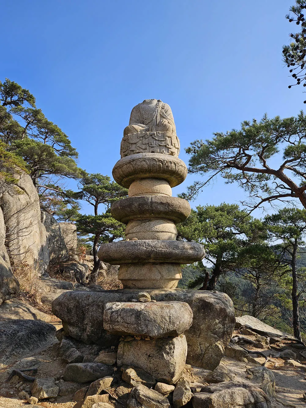 경주남산 용장사곡 석조여래좌상 (앞)