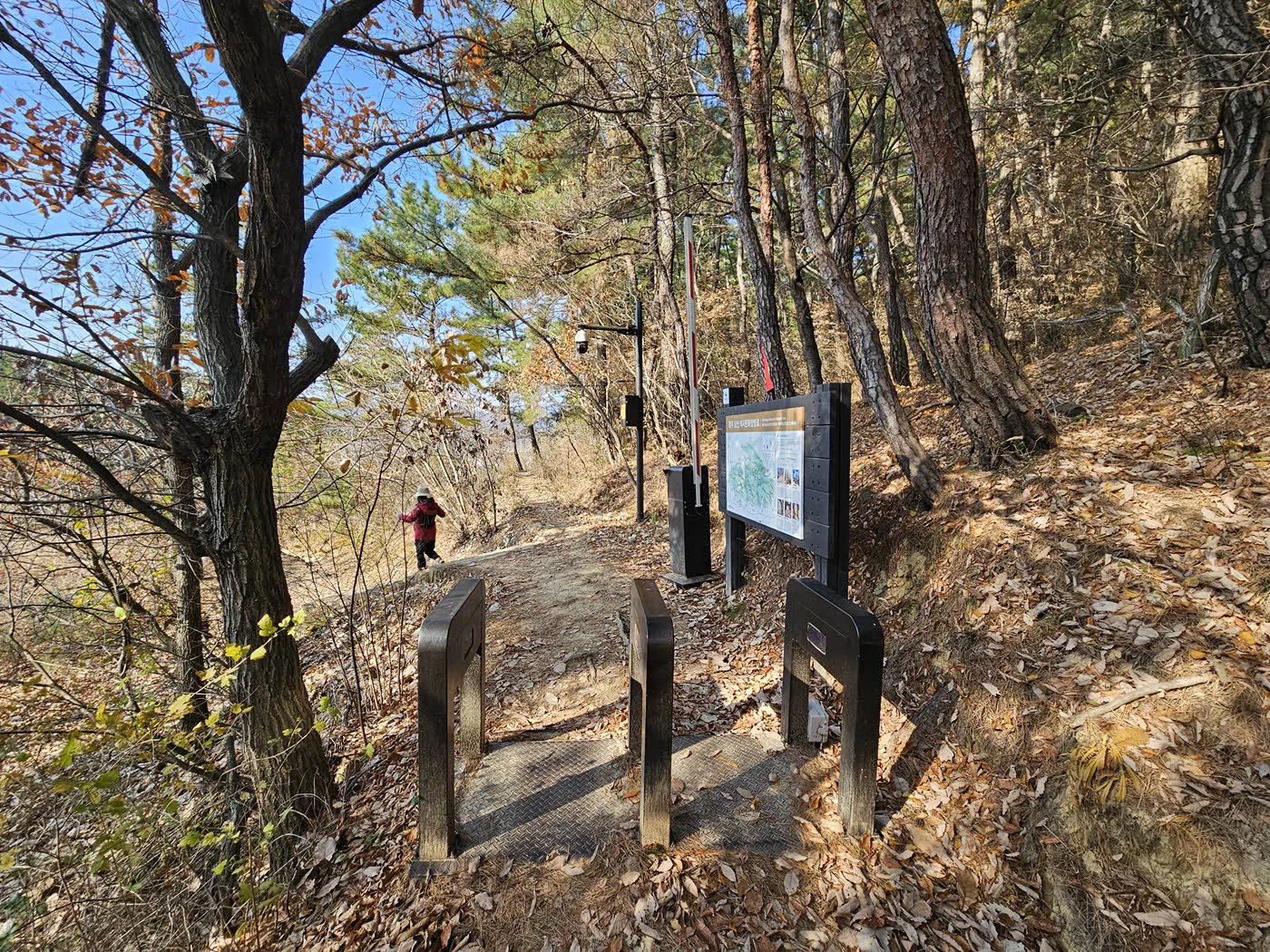 용장마을 입구 지킴터