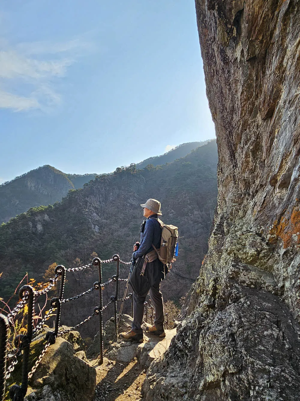 도선굴에서 대혜폭포로 내려가는 암벽길