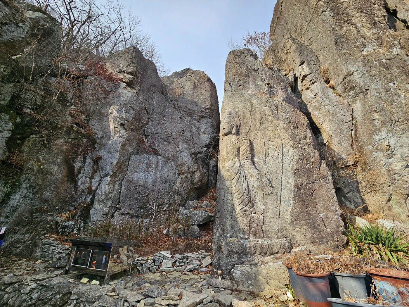 금오산 마애여래입상