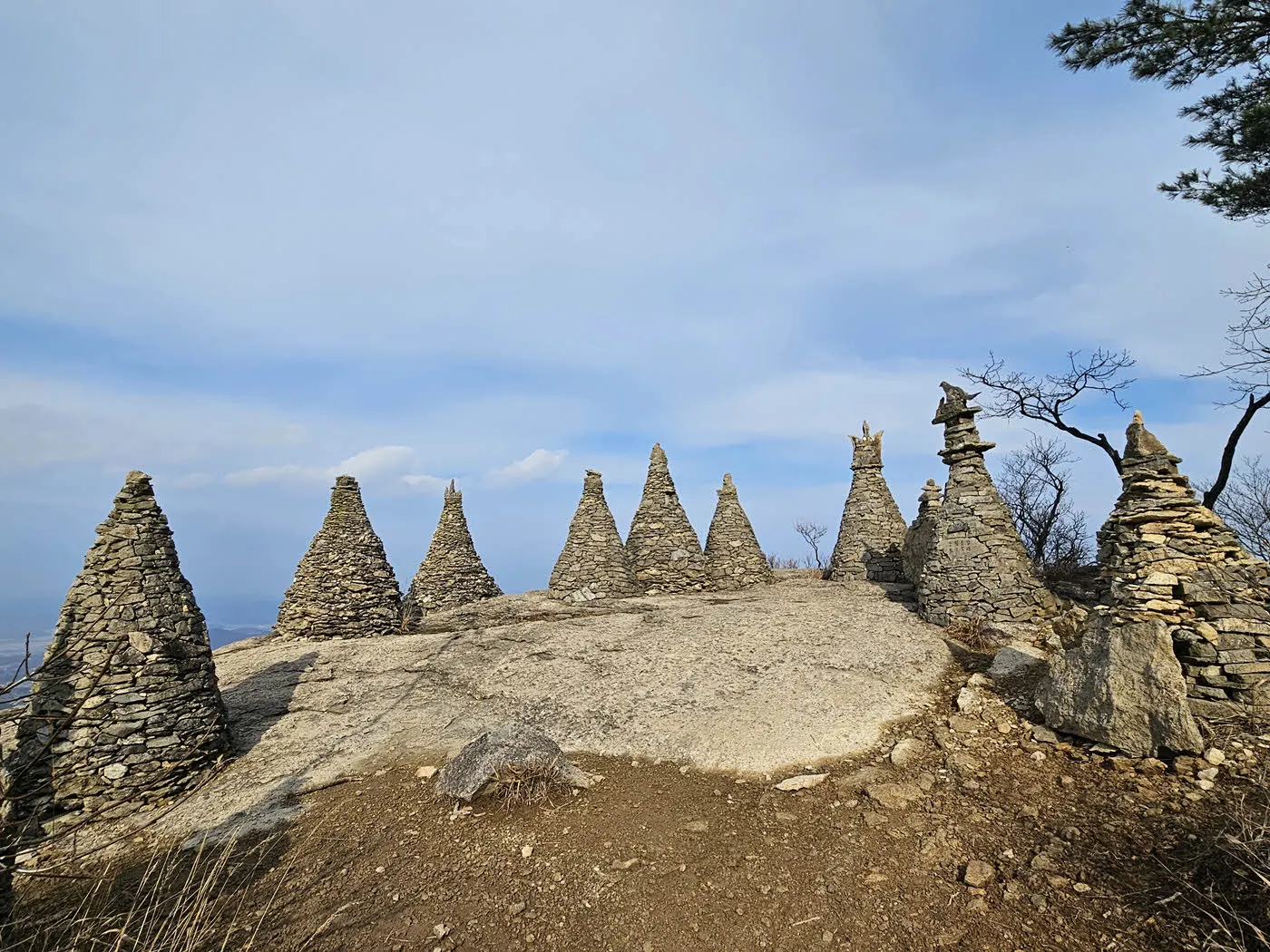 금오산 오형돌탑