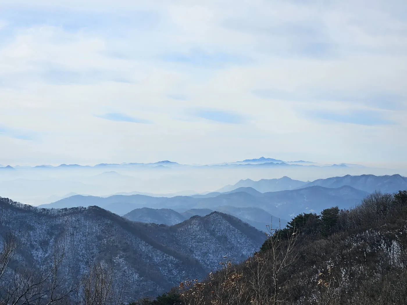 첩첩산중과 운무