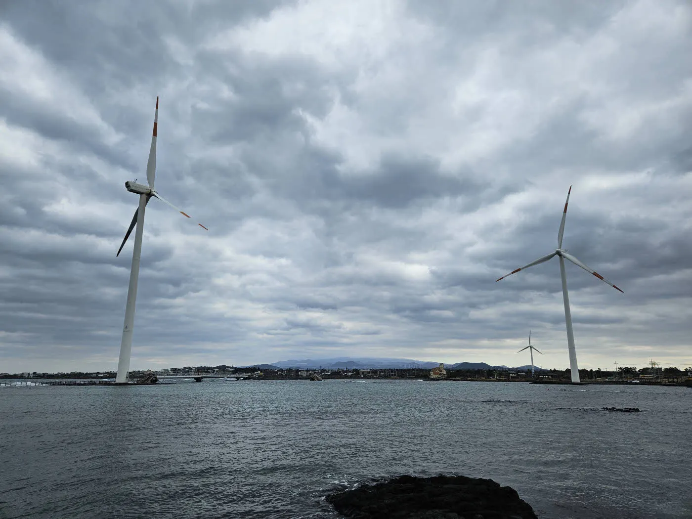 뒤를 돌아보면 보이는 제주도