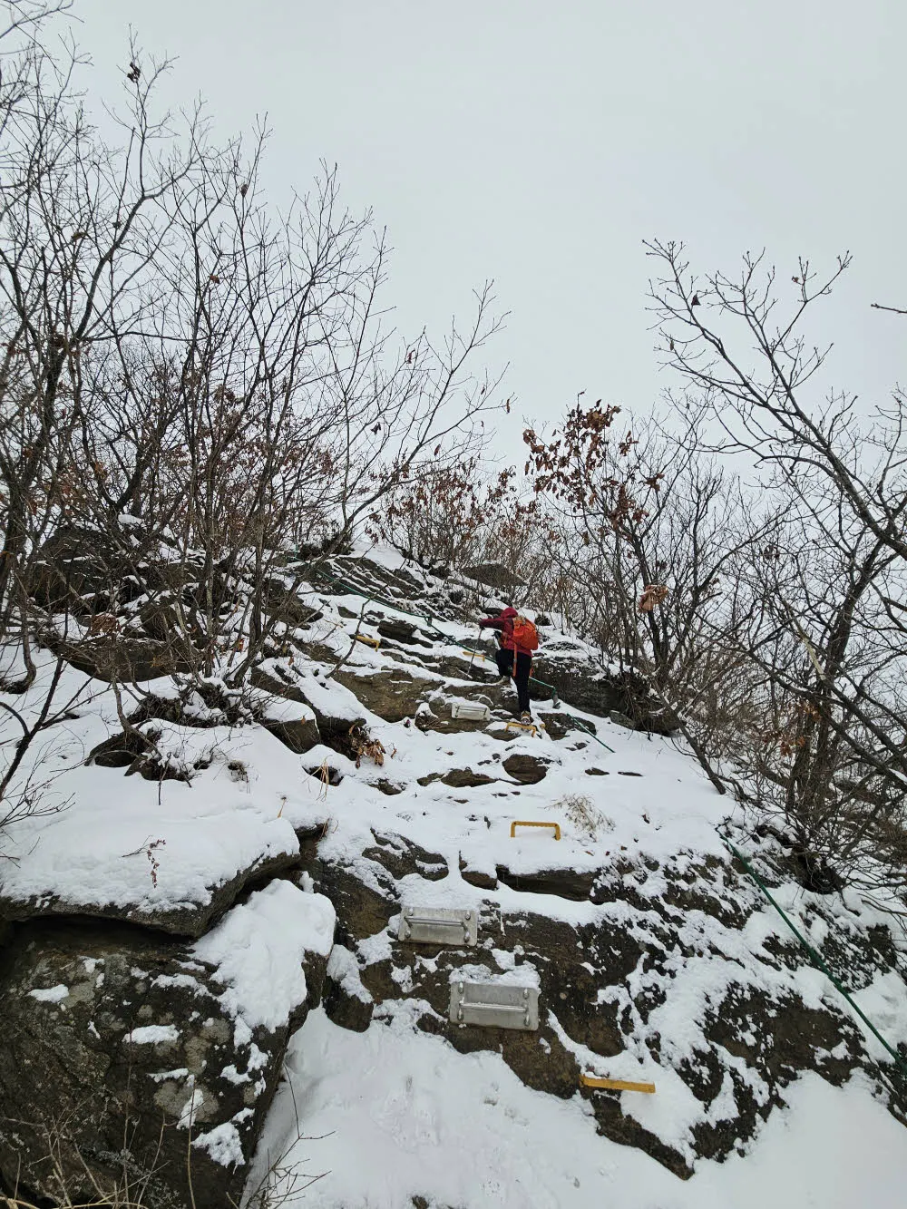 뾰족봉 오르는 구간