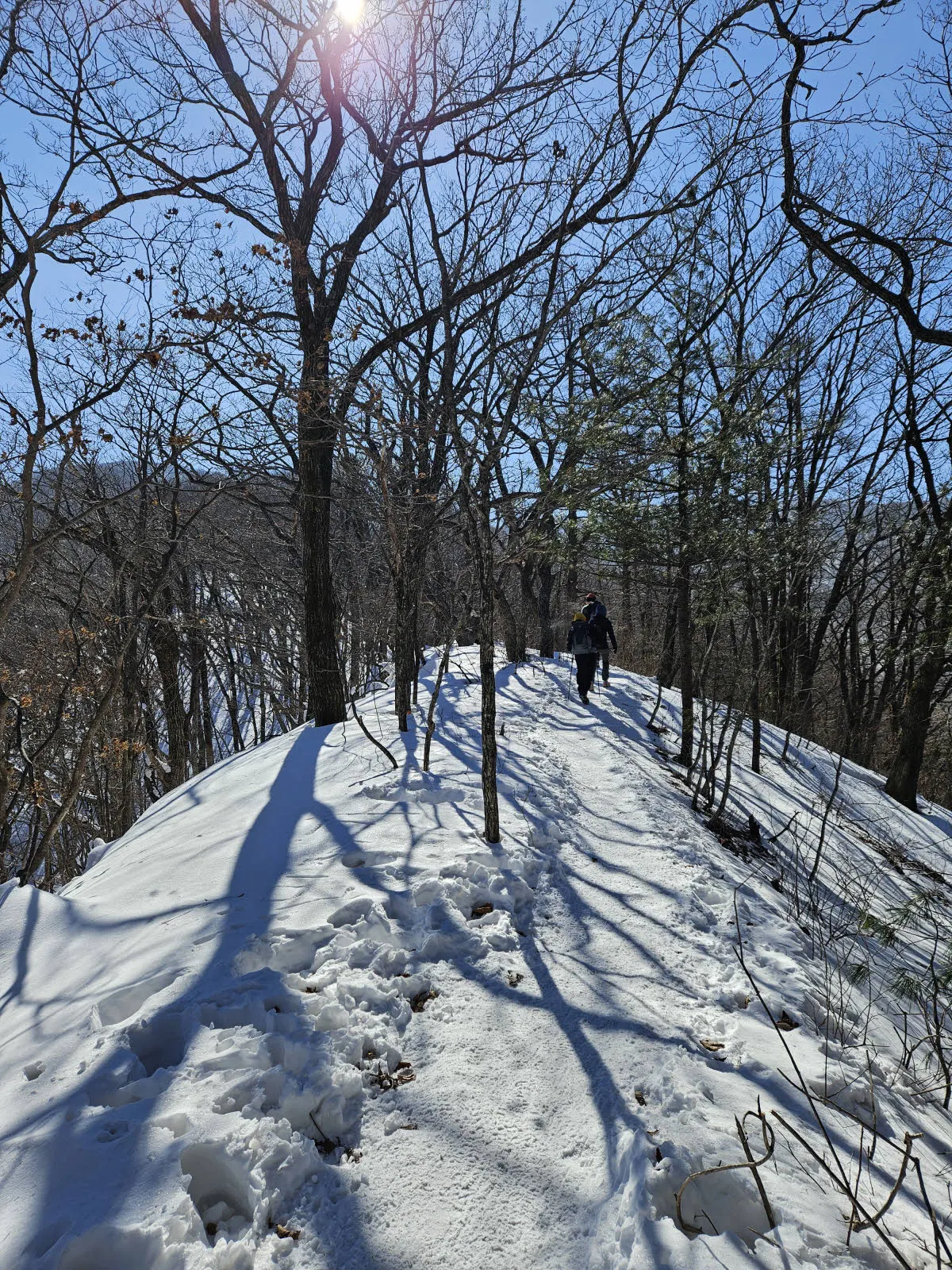 능선을 따라 걷는다