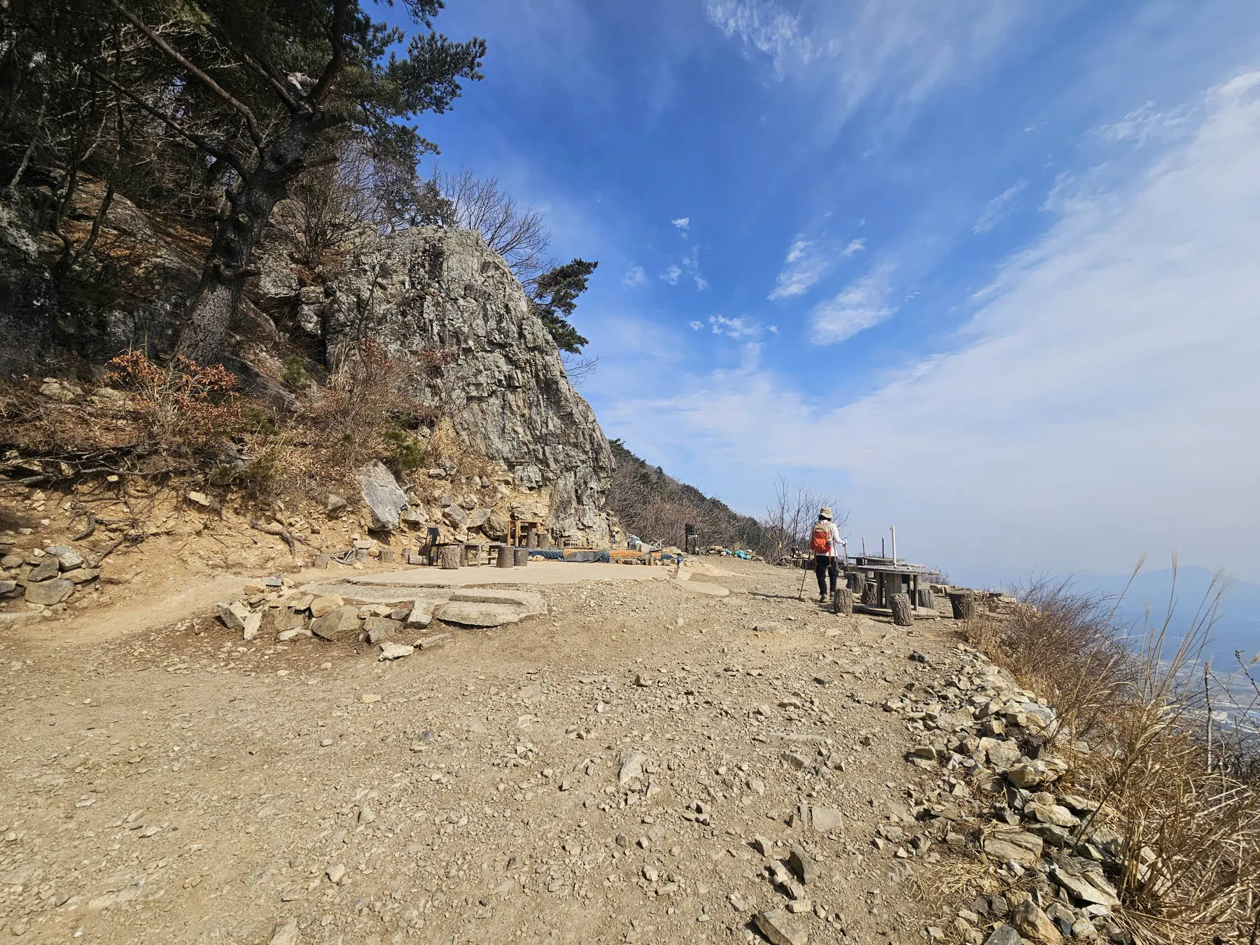 지금은 흔적만 남은 영축산의 취서산장 (2022년 11월 철거)