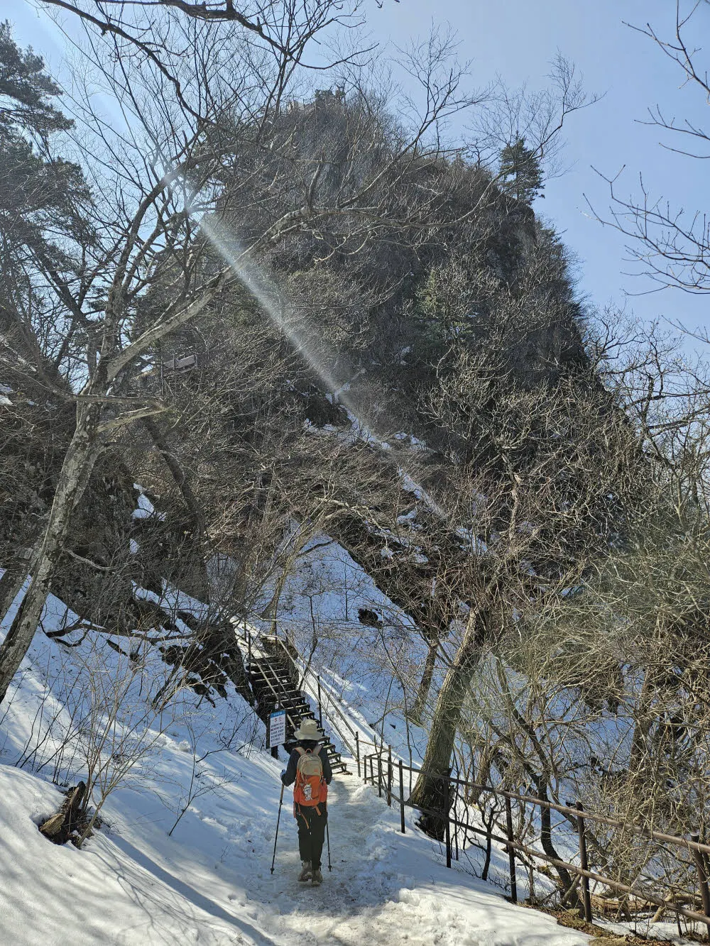 보덕암 삼거리에서 바라본 영봉