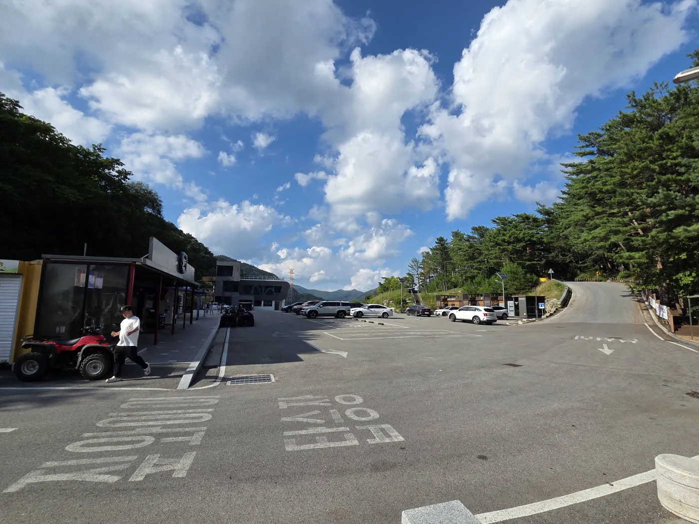 병방치 스카이워크 전망대 주차장