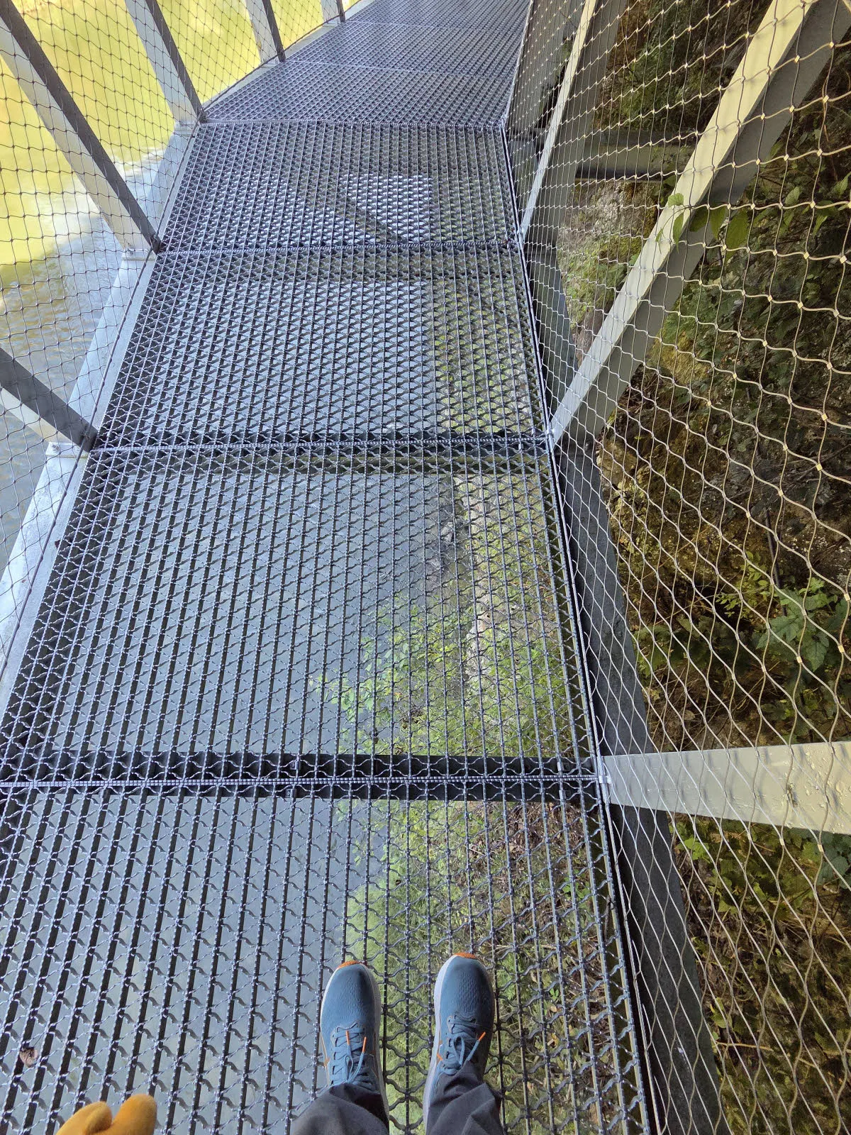 한탄강 주상절리길 잔도구간의 바닥 모습