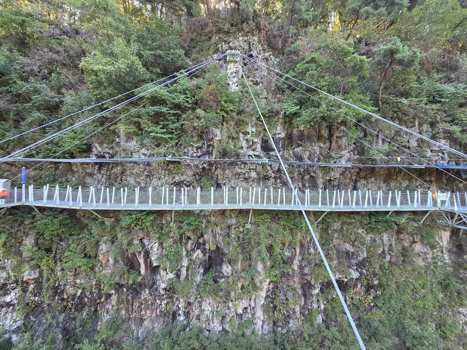 스카이워크에서 바라본 잔도길