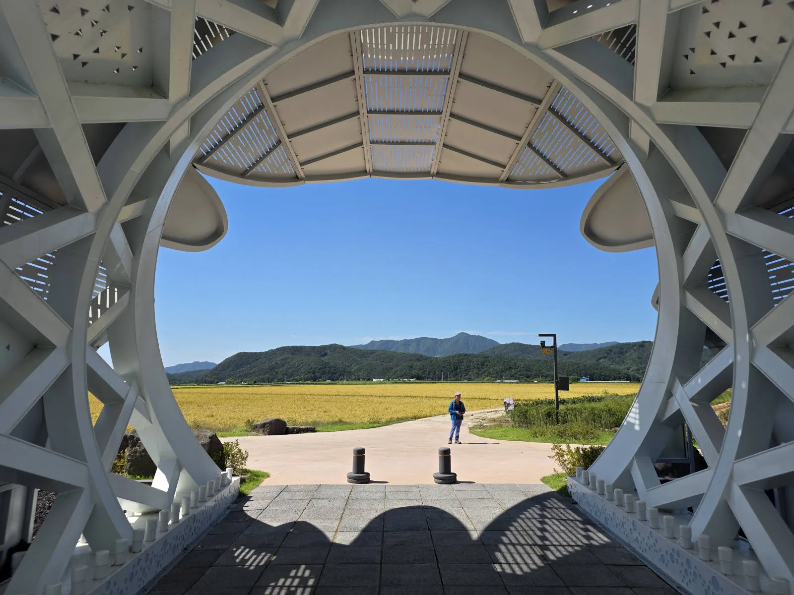 두루미교 건너편