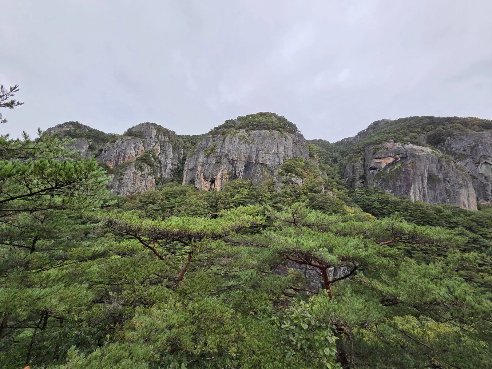 주왕산의 응회암 협곡