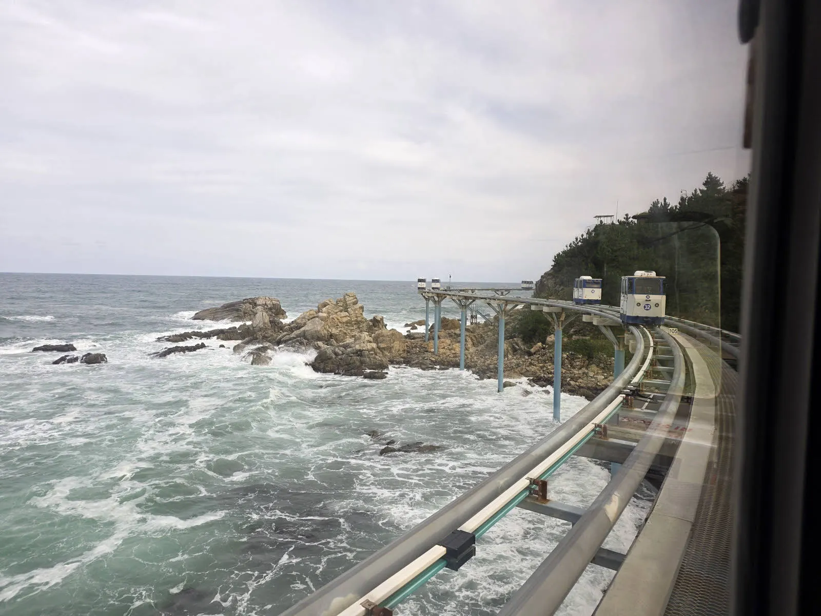 유턴해서 돌아간다